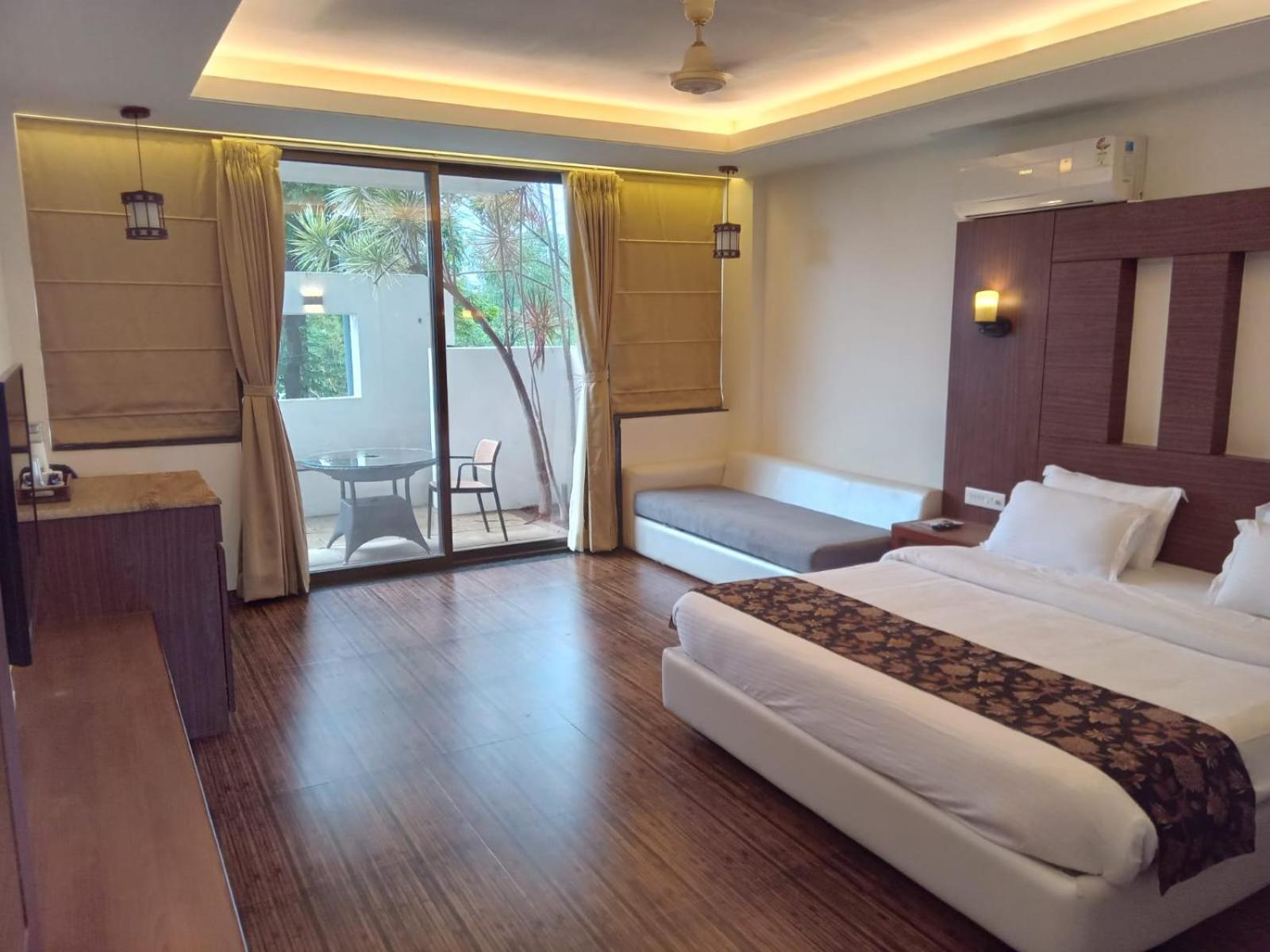 ホテル Energise Soul Retreat Trimbakeshwar Nashik エクステリア 写真